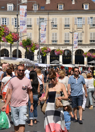 Ile de France, the picturesque market of Saint Germain en Layeのeditorial素材