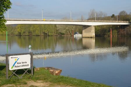 Ile de France, the Seine river in the city of Les Mureauxのeditorial素材