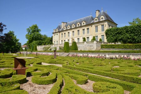 Ile de France, the picturesque castle of Auvers sur Oiseのeditorial素材