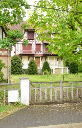 Ile de France, a picturesque old house in Verneuil sur Seineのeditorial素材