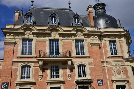 Versailles, France - august 16 2015 facade of old building in the city centerのeditorial素材