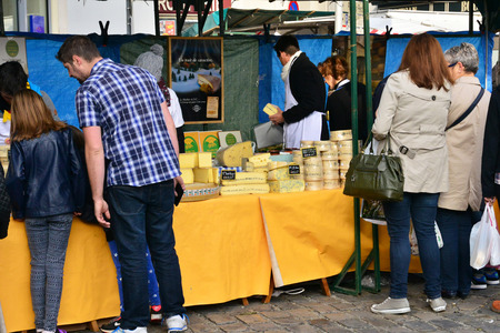 Meulan, France - october 11 2015 : the sheese festival in autumnのeditorial素材