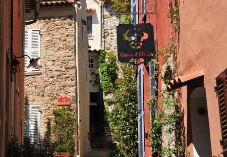 Grimaud, France - april 16 2016 : the picturesque historical villageのeditorial素材