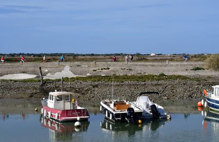 Loix, France - september 26 2016 : the picturesque village in autumnのeditorial素材