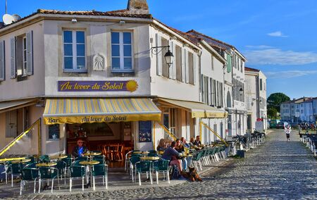 Saint Martin de Re, France - september 26 2016 : bar in the picturesque village in autumnのeditorial素材