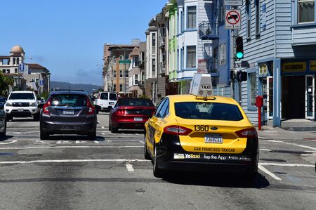 San Francisco; USA - july 13 2016 : street in the city centerのeditorial素材
