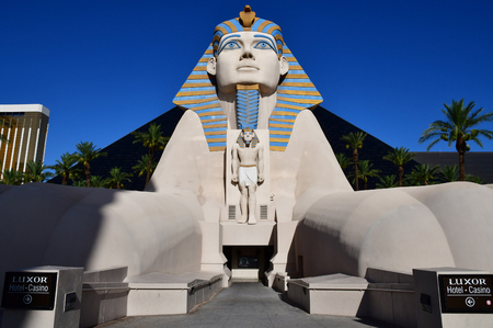 Las Vegas, USA - july 11 2016 : the picturesque Luxor hotelのeditorial素材