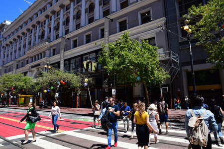 San Francisco; USA - july 13 2016 : street in the city centerのeditorial素材