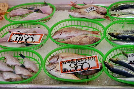 Kanazawa, Japan - august 1 2017 : fish shop in the picturesque food marketのeditorial素材