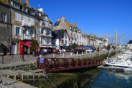 Le Croisic, France - april 13 2017 : the picturesque city in springのeditorial素材