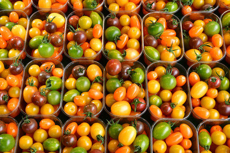 Le Pouliguen, France - april 14 2017 : tomatoes at the marketのeditorial素材