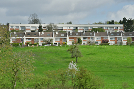 Villennes sur Seine, France - april 16 2018 : the village in springのeditorial素材