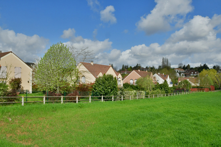 Villennes sur Seine, France - april 16 2018 : the village in springのeditorial素材