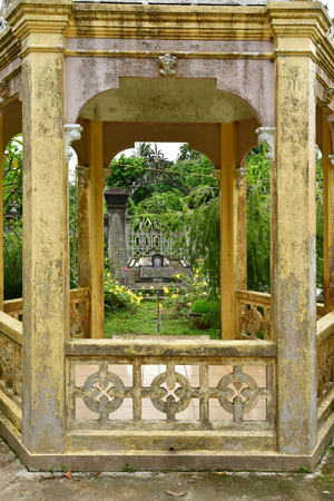 Cai Be, Socialist Republic of Vietnam - august 17 2018 : the picturesque colonial house of mister Ba Duc built in 1938のeditorial素材