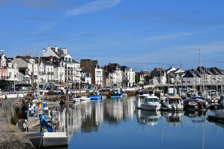 Le Pouliguen, France - april 14 2017 : the picturesque portのeditorial素材