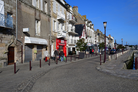 Le Croisic, France - april 13 2017 : the picturesque city in springのeditorial素材