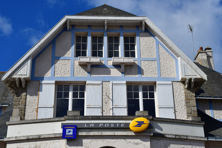 Pornichet, France - april 16 2017 : the post officeのeditorial素材