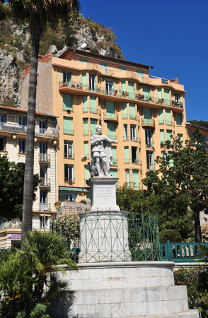 Nice, France - april 19 2016 : the picturesque city centerのeditorial素材