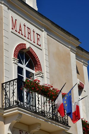 Longuesse, France - august 6 2018 : the picturesque village in summerのeditorial素材