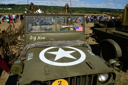 Verneuil sur Seine; France - september 8 2018 : old military equipment of the second world war in air showのeditorial素材