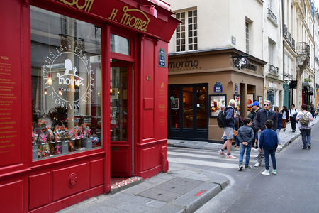 Paris; France - april 2 2017 : shop in the ile saint louisのeditorial素材