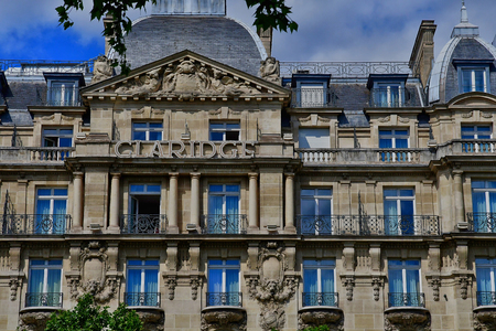 Paris; France - april 2 2017 : the Avenue des Champs Elysees in the 8 th arrondissementのeditorial素材