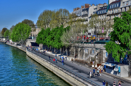 Paris; France - april 2 2017 : the Seine river seen from the Pont Neufのeditorial素材