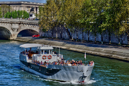 Paris; France - april 2 2017 : the seine river seen from the Quai des grands augustinsのeditorial素材