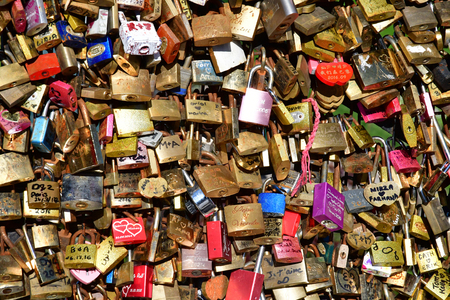 Paris; France - april 2 2017 : the love padlocks on the Pont Neufのeditorial素材