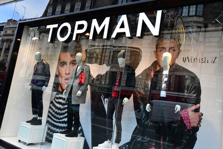 London, England - december 23 2017 : man cloth shop in the Westminster cityのeditorial素材