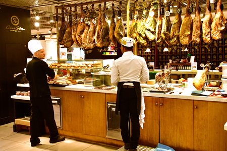 Paris; France - august 8 2018 : the Galeries Lafayette on the boulevard Haussmannのeditorial素材