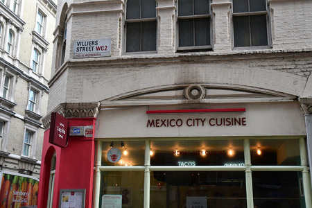 London, England - december 23 2017 : restaurant in villiers street in  in the Westminster cityのeditorial素材