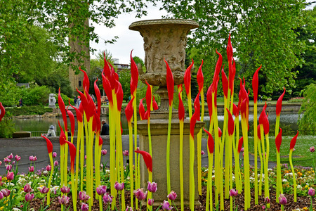 London; Kew, England - may 5 2019 : Dave Chihuly sculpture the Kew Royal Botanic Gardensのeditorial素材