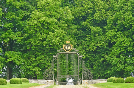 Villarceaux, France - june 9 2019 : the historical castle metal gateのeditorial素材