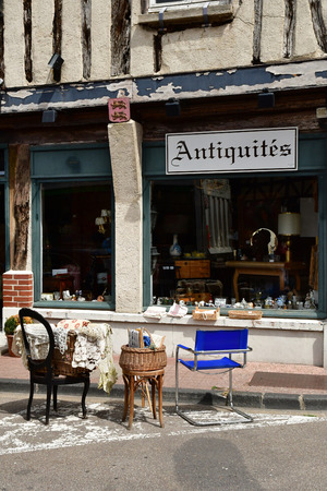 Les Andelys, France - august 8 2019 : antique dealerのeditorial素材