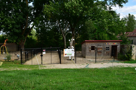 Jouy le Moutier; France - september 4 2019 : the Ecancourt Farmのeditorial素材