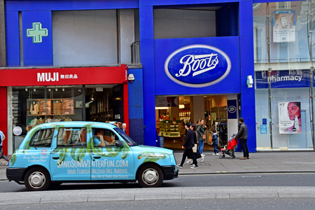 London, England - may 8 2019 : shop in Oxford streetのeditorial素材