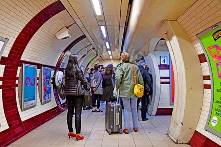 London, England - may 1 2019 : tube in Belsize Park stationのeditorial素材