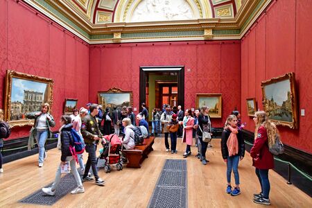 London, England -  may 3 2019 : the National Galleryのeditorial素材