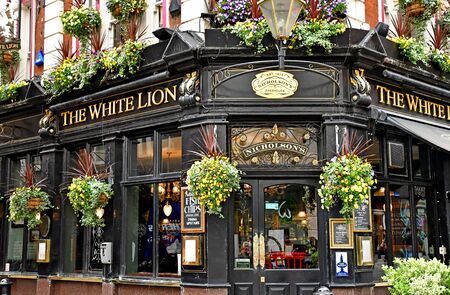 London, England -  may 3 2019 : the White Lion pub in the Covent Garden districtのeditorial素材