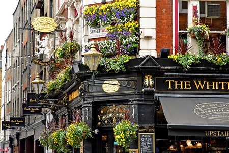 London, England -  may 3 2019 : the White Lion pub in the Covent Garden districtのeditorial素材