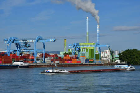 Mainz; Germany- August 11 2021: the city seen from the Rhineのeditorial素材