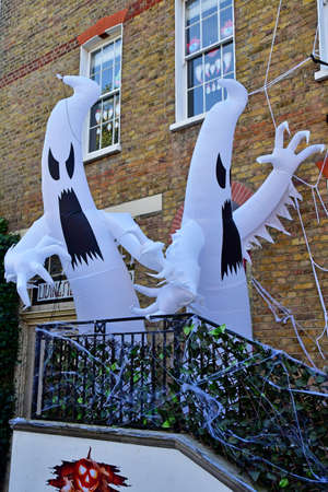 London; Hampstead; England - October 21 2021: the Belsize Park districtのeditorial素材