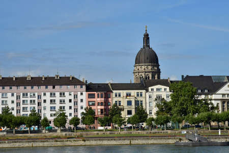 Mainz; Germany- August 11 2021: the city seen from the Rhineのeditorial素材