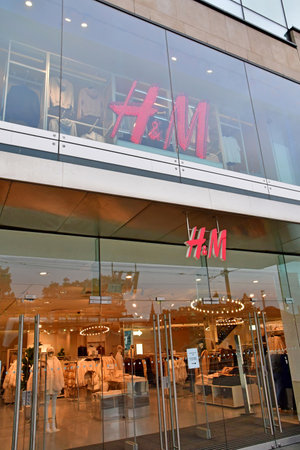 Edinburgh,Scotland - October 21 2021: the old picturesque cityのeditorial素材