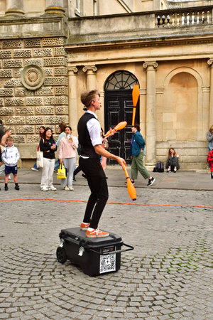 Bath; England - May 30 2024: street artist in the picturesque city centerのeditorial素材