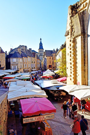 Sarlat la Caneda; France - October 7 2023: the picturesque Saturday marketのeditorial素材