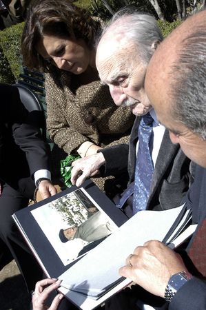The centennial poet and writer Francisco Ayala, at the official opening of Francisco Ayala Foundation, located in the tower of the Genil, in the city of Granada. March 19, 2007のeditorial素材
