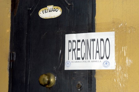 2008/06/28- Granada - Spain - Sealing and closure of local amenities, the drier, in the town of AlhendÃ­n by the Guardia Civil, on the instructions the court gives Santa Feのeditorial素材