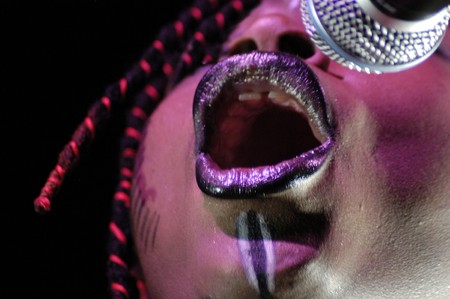 2007/09/22-Granada-EspaÃ±a- Singer, dancer and African percusionosta Dobet Gnahore Ivory Coast acting in concert in the city of Granadaのeditorial素材